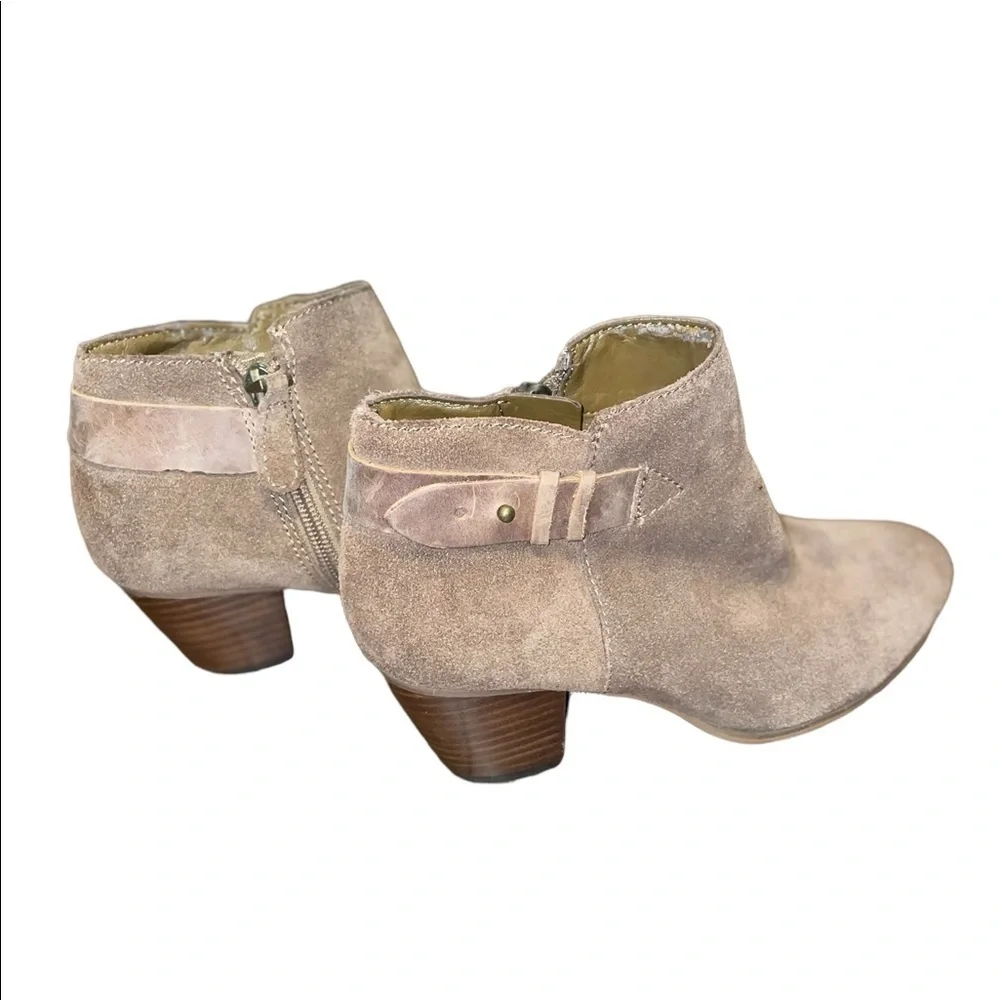 Guess Tan Light Brown Vera Womens Suede Ankle / Boots/Booties Size 7